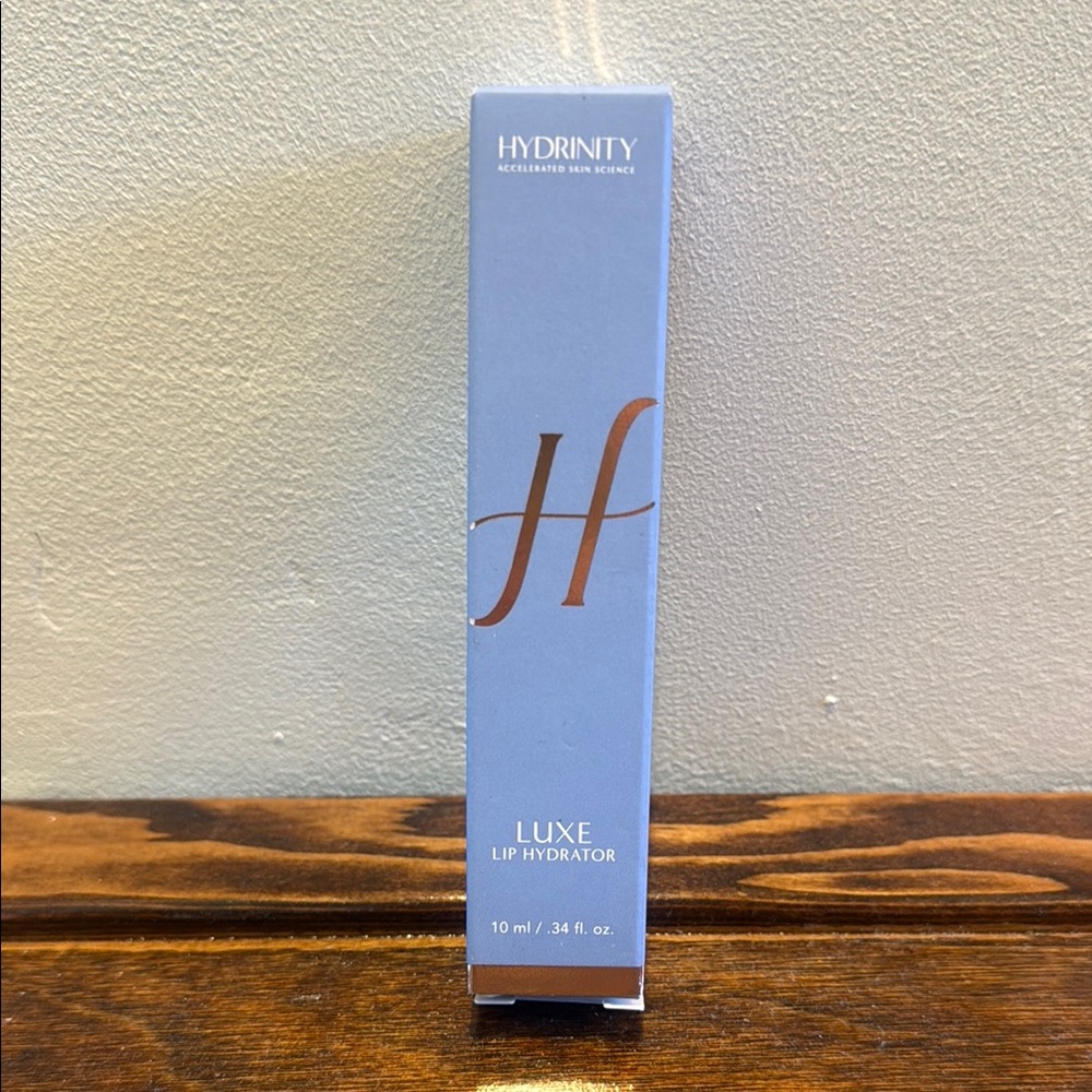 Luxe Lip Hydrator – Blue